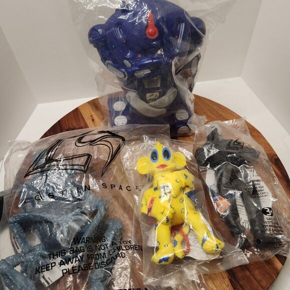 1998 Lost in Space Promo Toy Set – Long John Silver’s Complete Set of 4 - Picture 6 of 6